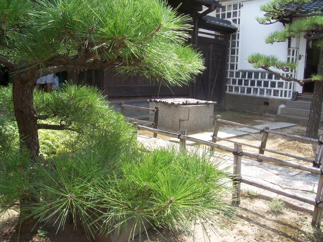  Wealthy merchant's house - Kurashiki; the well used to hide valuables in case of fire