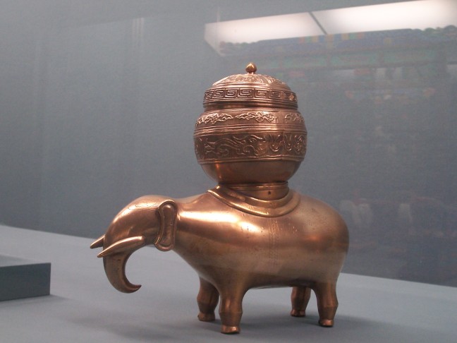 The Palace Museum at Gyeongbokgung shows that the royals did not keep around plain old pots.