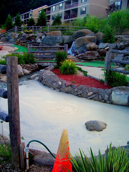 Oak 'n Spruce sports a great free miniature golf course with a lovely stream; a stream diminished somewhat by the pond scum topping its final pool