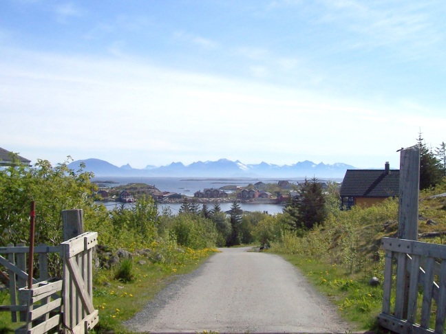 The view east on the road returning thru Lovund