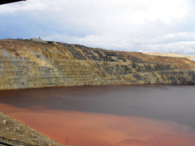  The toxic water in Butte's Berkeley Pit