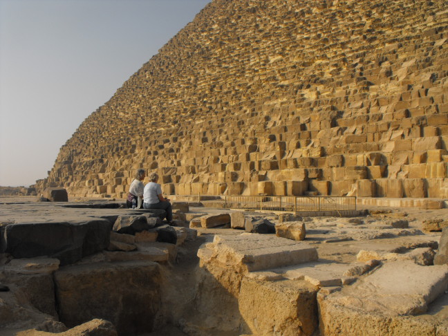  Watching the pyramid from the foundation of its temple