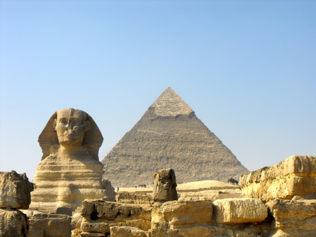  The sphinx and Khafre's pyramid