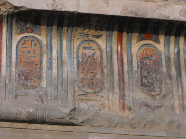  Colored cartouches remain