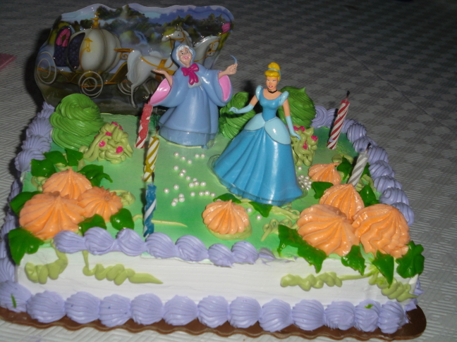  Fifth brithday cake; all princess, all the time