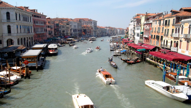  Looking North from the Ponte di Rialto over Venice's Grand Canal