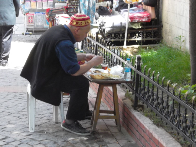  Lunchtime in Istanbul