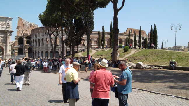  This southern side of the Colosseum has lost the outer two cylinders that appear at the left edge; for centuries, the Colosseum served as a quarry for builders