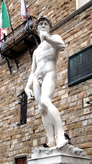  Birds perching on famous toes, Pisa (copy of the original)