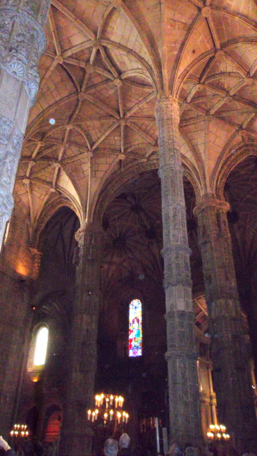  Inside St. Jeronimo Church, Lisbon