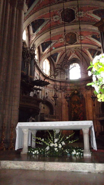  Altar inside S\xc3\xa9 Cathedral, Lisbon