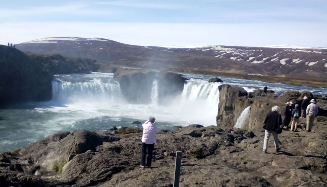 Our tour group and photos of Gullfoss