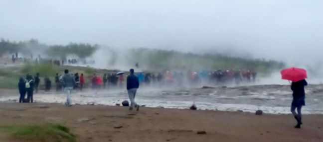 Geysers (geysir) in the rain