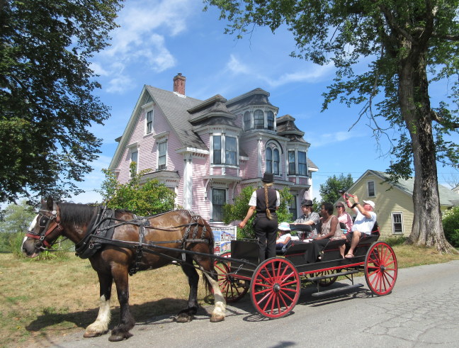 HIstoric home and carriage, Lunenberg