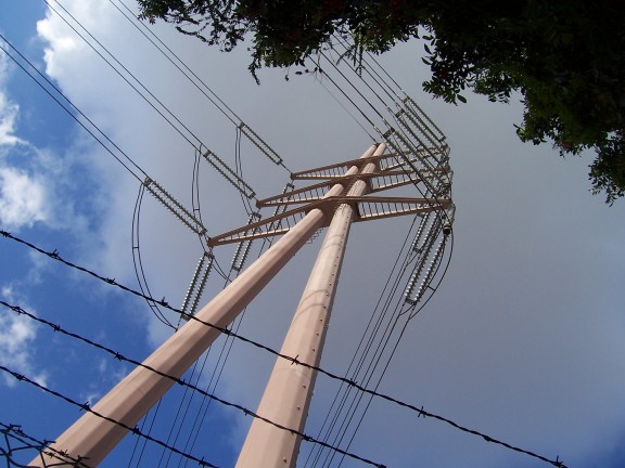  Comfort Suites was next to a major power line